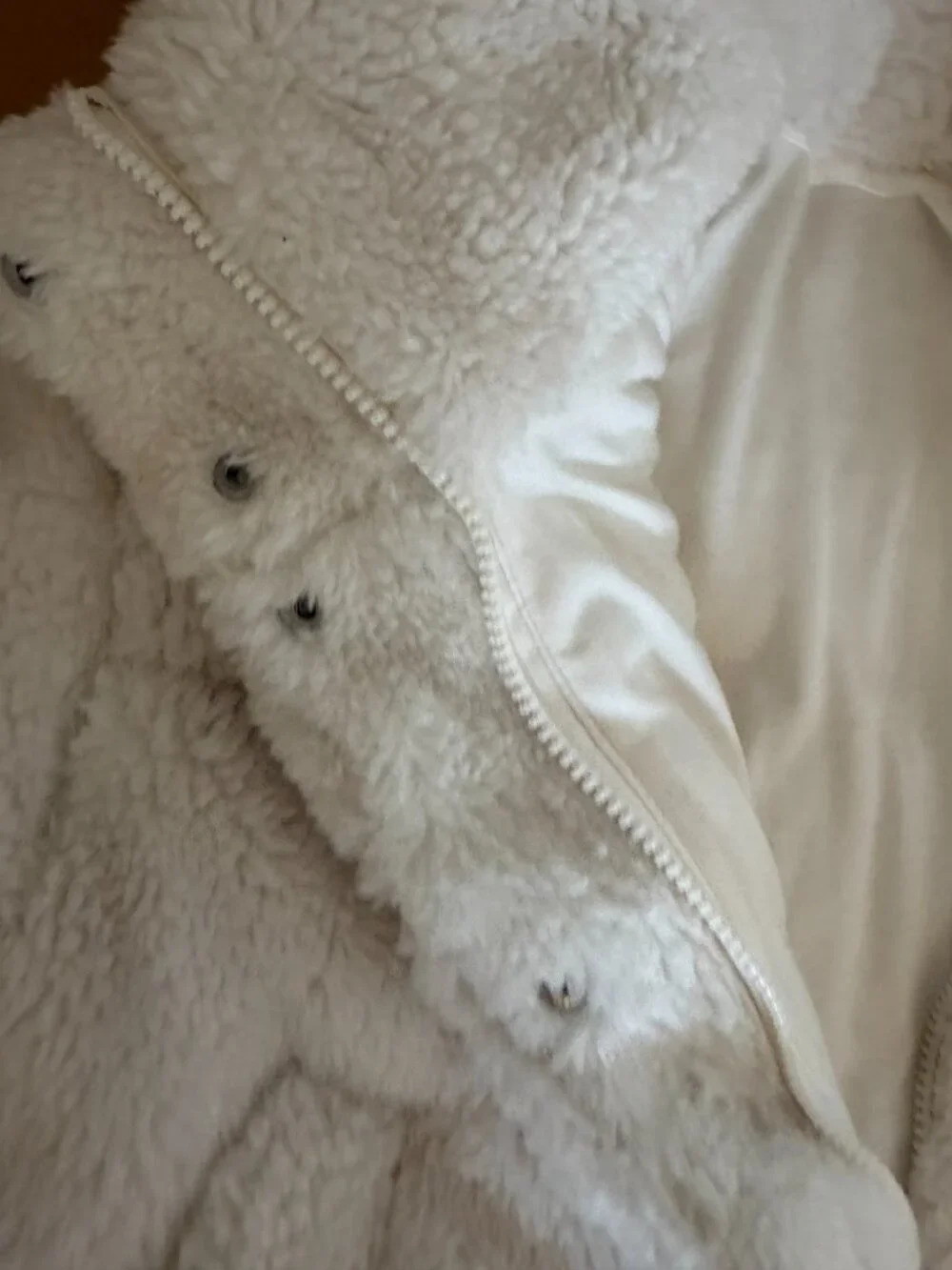 Alo Sherpa Snow Angel Puffer - Ivory, size S